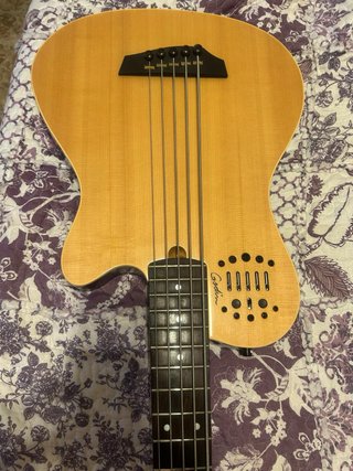 Bajo Godin A5