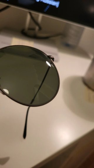 Occhiali da sole Ray-Ban quasi nuovi