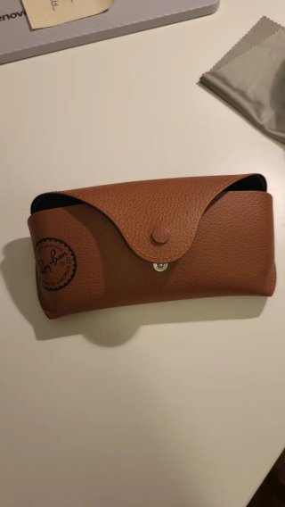 Occhiali da sole Ray-Ban quasi nuovi