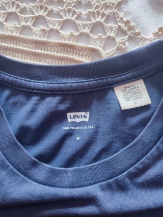 Camiseta Levi's Azul Marino.