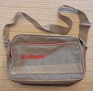 Bolsa de mano para viaje gris y roja