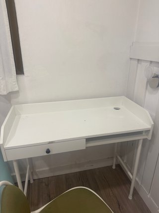 Escritorio y Silla de Oficina