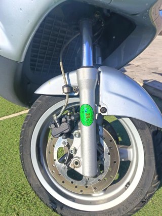 Moto ideal para ciudad- Pocos Km. Muy estable