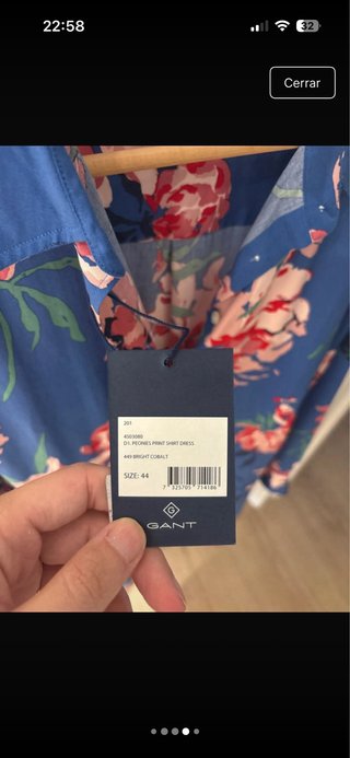 Vestido Gant floral azul y rosa con etiqueta.