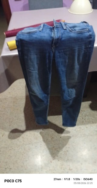 Ropa de mujer y hombre multicolor