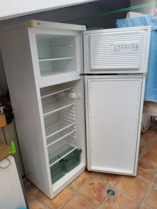 Nevera Teka con congelador superior