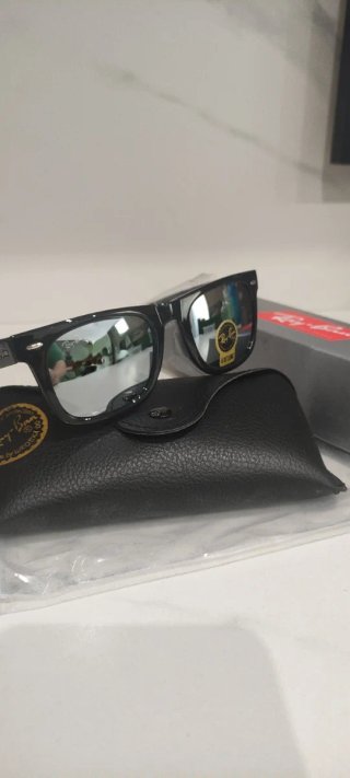 Gafas de sol Rày-Ban Wayfarèr negras y plateadas