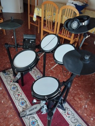Batería Electrónica Alesis Nitro