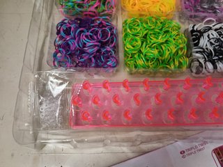 Kit per braccialetti con telai e anellini Rainbow