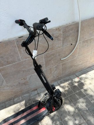 Patinete eléctrico con doble faro