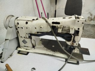 Máquinas de coser industriales  Las dos 450