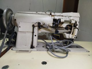 Máquinas de coser industriales  Las dos 450