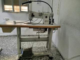 Máquinas de coser industriales  Las dos 450