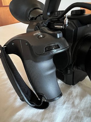 Sony PXW-FS5  4K + Obiettivo PZ 18-110mm OSS F4