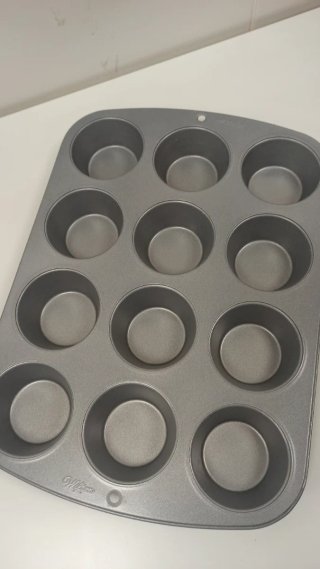 Molde 12 cupcakes/magdalenas metal