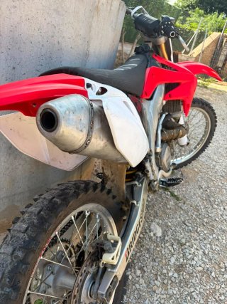 Honda CRF 450 Motocross Roja y Blanca