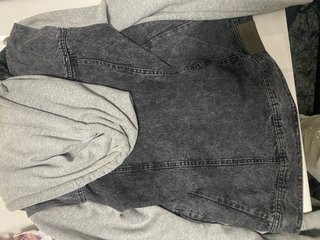 Chaqueta vaquera con capucha Pull&Bear