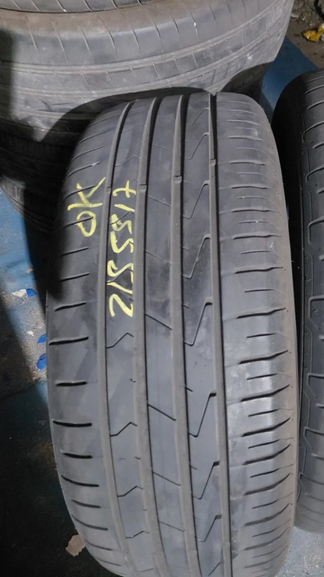 Neumático 215/55/17