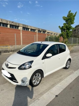 Toyota Aygo 1.0 VVT-i City 68 CV · 5 puertas