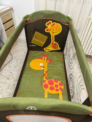 Cuna de viaje con minicuna