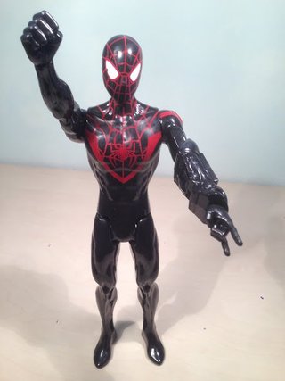 Spider-Man Action Figure Hasbro+Libro L'Uomo Ragno