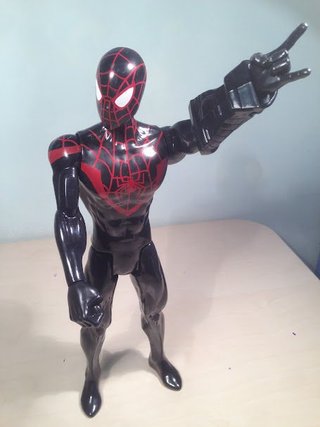 Spider-Man Action Figure Hasbro+Libro L'Uomo Ragno