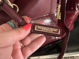 Bolso Victoria's Secret Burdeos Piel Cocodrilo
