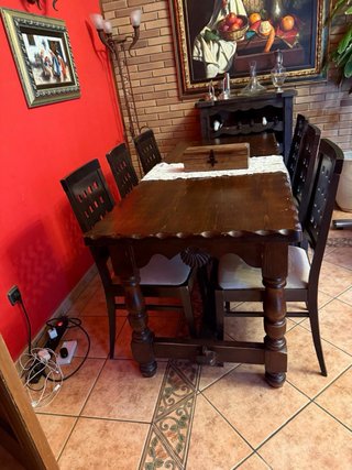 Mesa madera maciza y 6 sillas antiguas