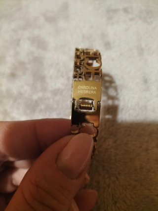Pulsera Carolina Herrera Dorada
