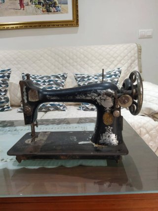 Máquina de coser antigua