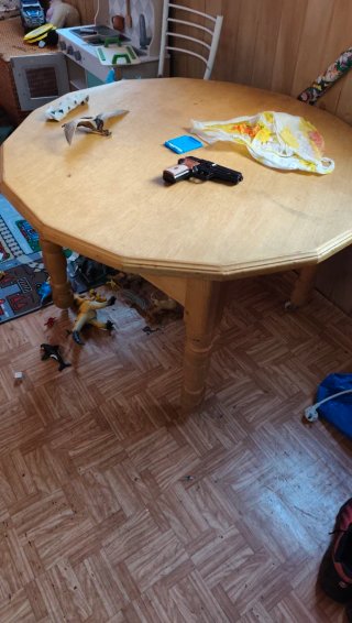 Mesa de madera redonda