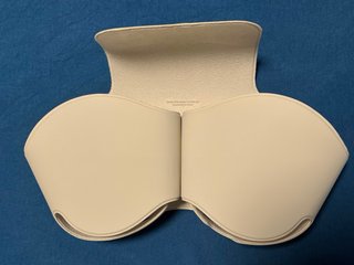 Custodia ufficiale Apple per AirPods Max in bianco