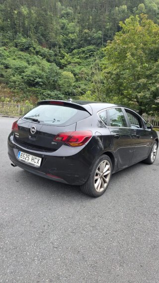 Opel Astra 2011