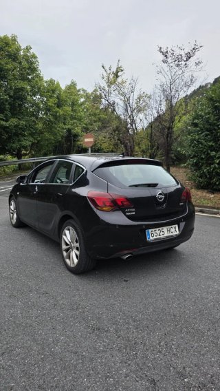 Opel Astra 2011