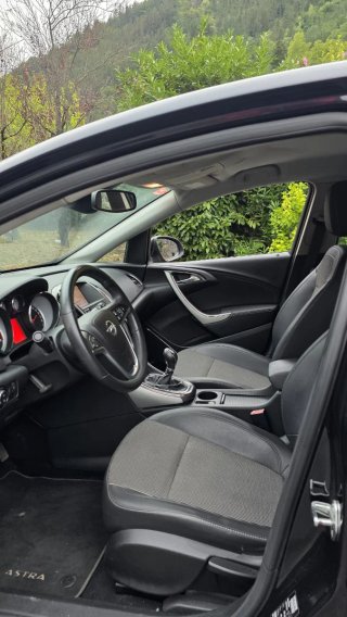 Opel Astra 2011