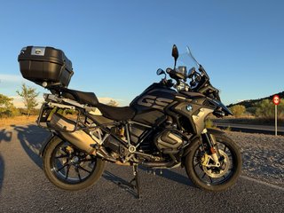 BMW R 1250GS. FULL EXTRAS. TODAS REVISIONES en BMW