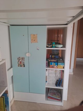 Cama alta IKEA SMÅSTAD, armario, cajonera, colchón