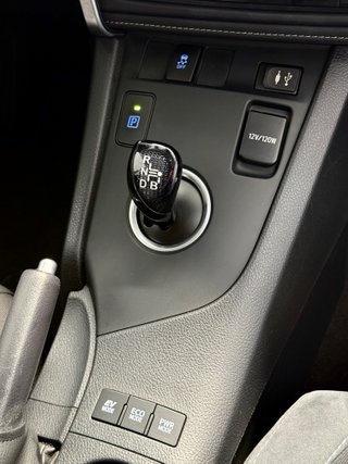 TOYOTA Auris 1.8 140H Hybrid Feel Edition HIBRIDO