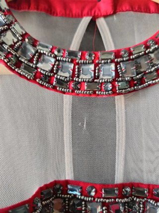 Vestido fiesta corto adornado