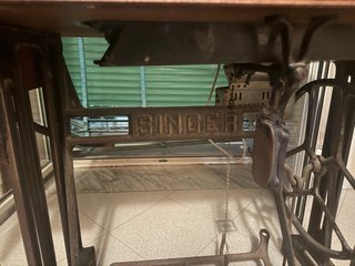 Macchina da cucire Singer vintage anni '50
