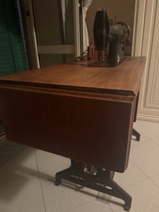 Macchina da cucire Singer vintage anni '50