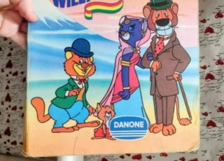 ANTIGUA CARPETA PROMOCIÓN DANONE LA VUELTA AL MUND