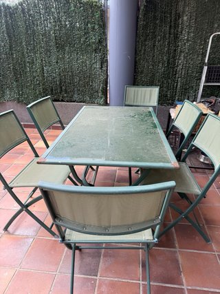 Mesa de exterior con sillas URGE POR MUDANZA