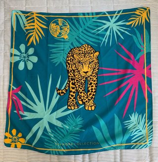 Pañoleta Azul Turquesa con Leopardo estampado