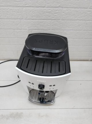 Cafetera Krups superautomática Blanca