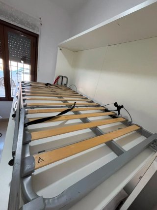 Cama litera plegable blanca diseño moderno
