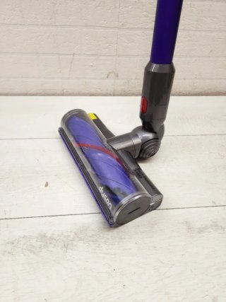 Aspirapolvere Dyson V11 Advanced senza fili - 200 Airwatt, 60 min di autonomia, tecnologia Anti-groviglio, aspirapolvere a mano e per pavimenti (Nichel/Violetto)