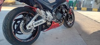 Suzuki GSR 600cc Moto Naked.