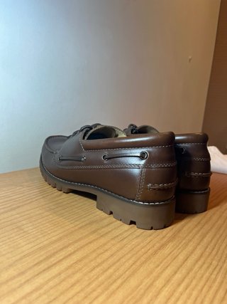 Nauticos de piel marrones