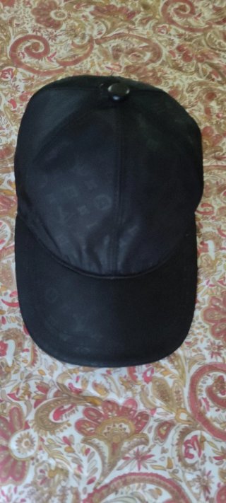 Gorra Louis Vuitton Negra y Dorada